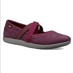 Teva leather slip-on waterproof shoes